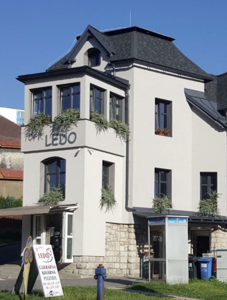 Exterier Ledo Cafe Tanvald